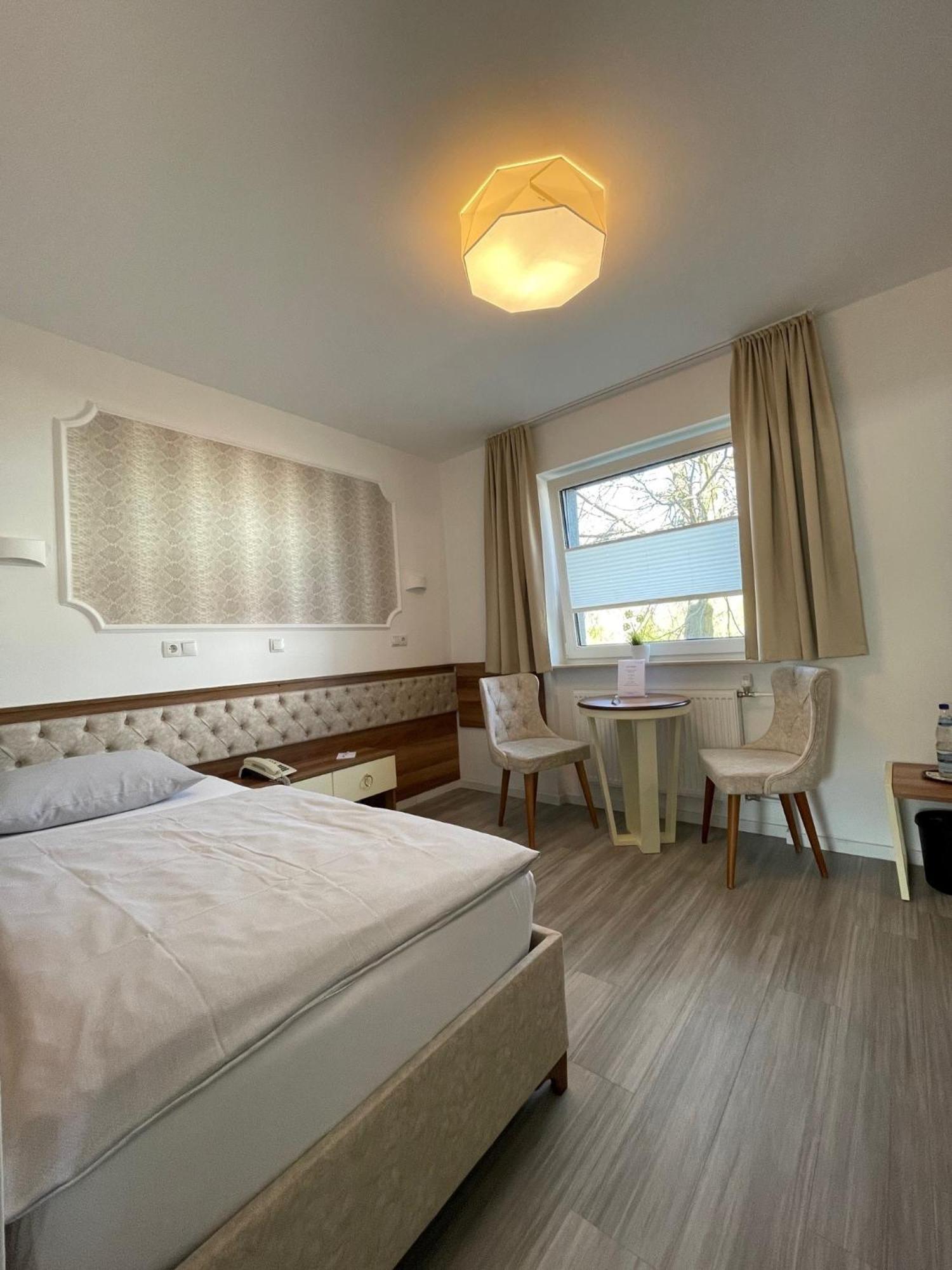 Hotel Rosenheim Schwentinental Exteriör bild
