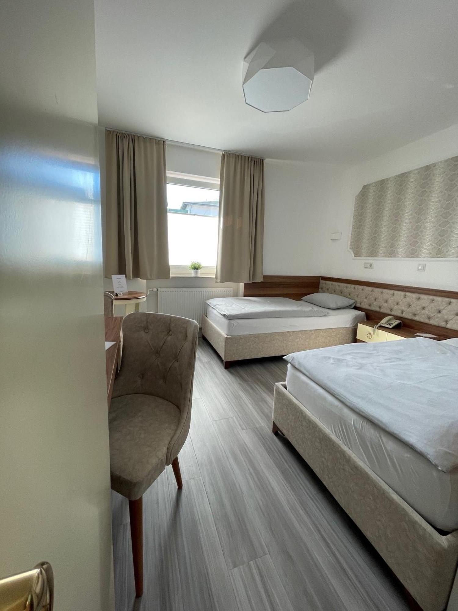 Hotel Rosenheim Schwentinental Exteriör bild